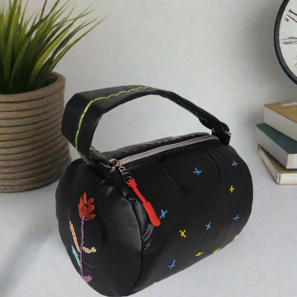 Jasmine Handheld Tube Bag
